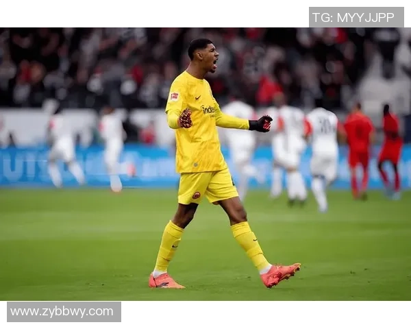 曼联门将拉门斯神勇扑救震撼全场球迷热血沸腾